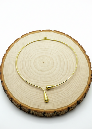 Collare Liquid con base legno chiara