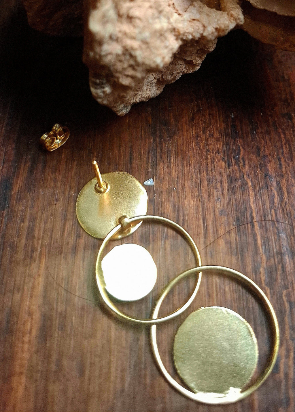 Orecchini “Golden Orbits” – Cerchi in armonia