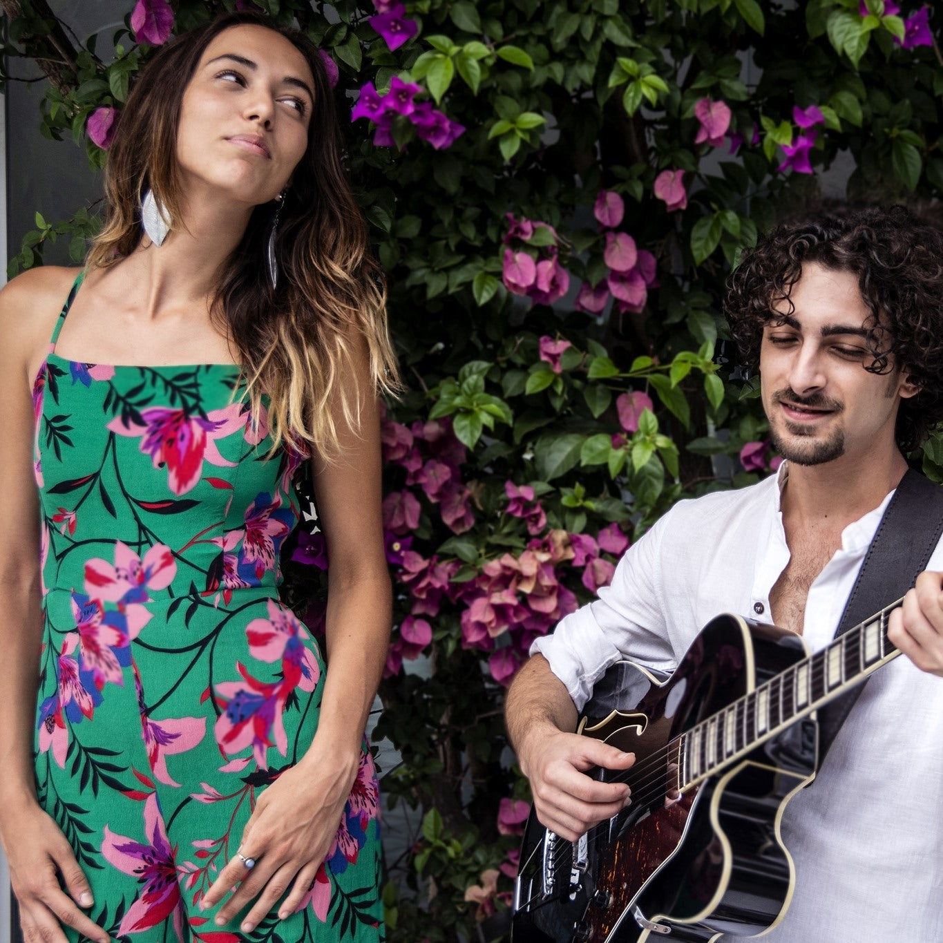 Tomo Tomo duo italo-brasiliano live da Gipsy Fashion Wear — Bossa Nova a Napoli