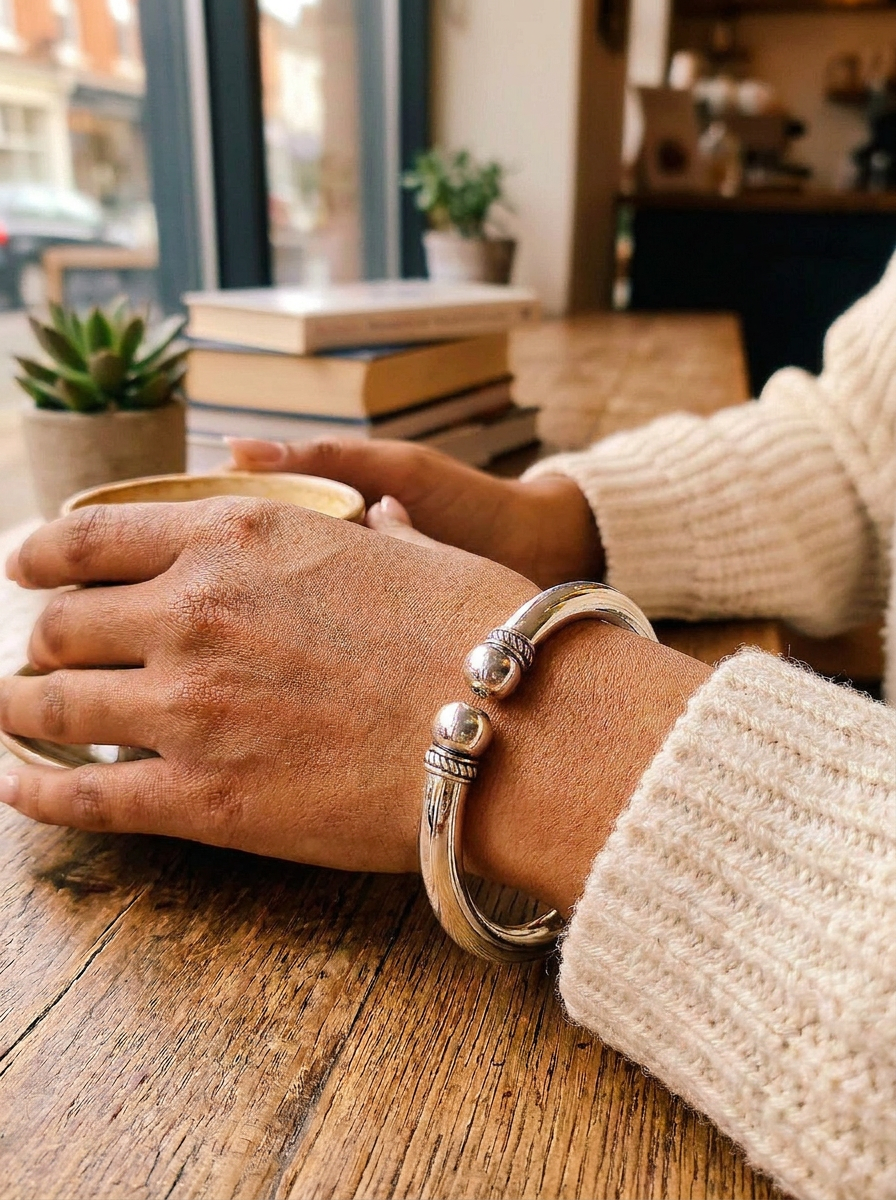 Bracciale rigido in bagno d'argento 
