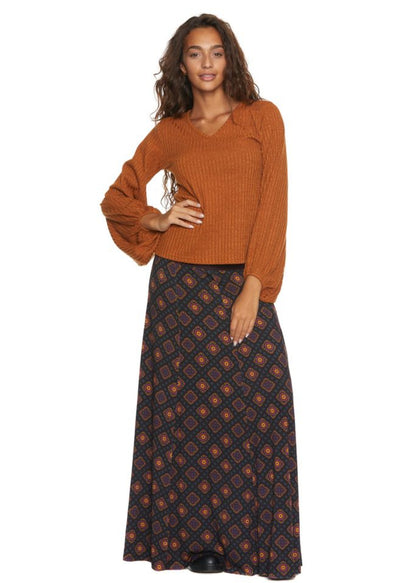 W23T22 - Edinburgh Baba Design solid color sweater