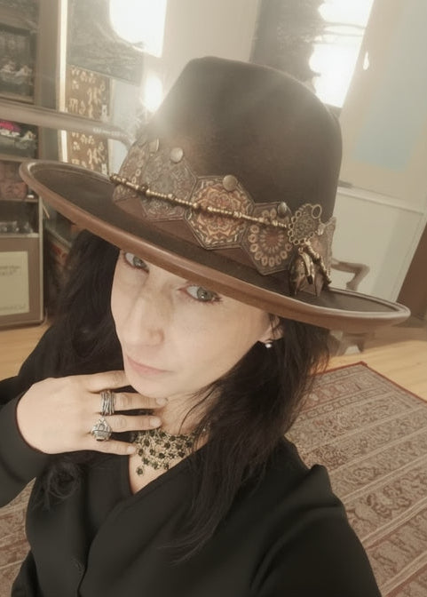 "La Memoria del Fuoco" - Cappello fedora bruciato decorato a mano - Gipsy Fashion Wear 