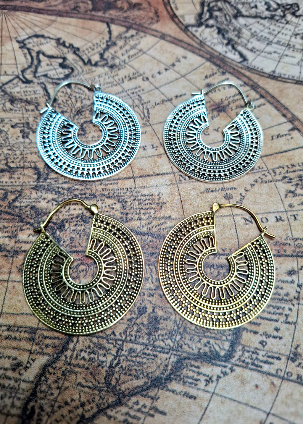 Orecchini “Maya Sun” – Cerchi tribali dallo spirito ancestrale