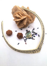 Collare a punta intarsiato