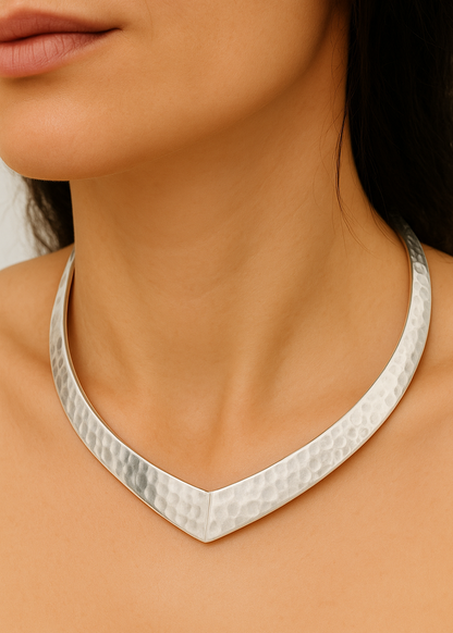 Hammered spike collar