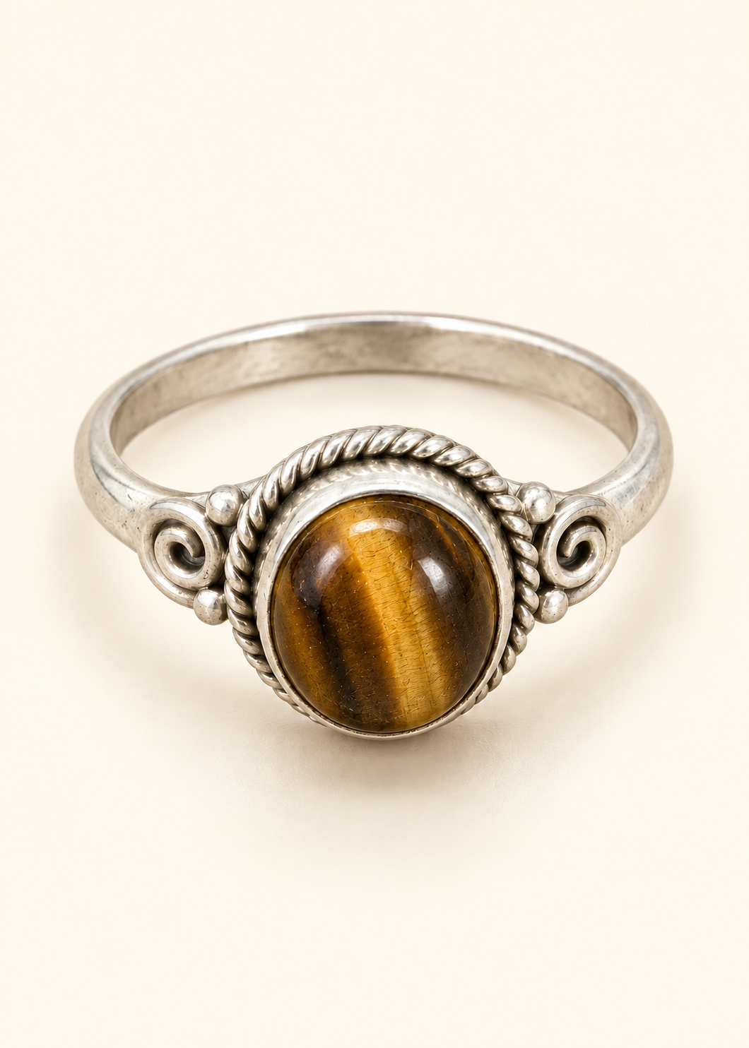 Anello Naya in argento con occhio di tigre, immagine ricostruita