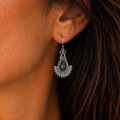 Orecchini Amazone in Argento con Pietra Naturale a Goccia - Design Tribale Artigianale