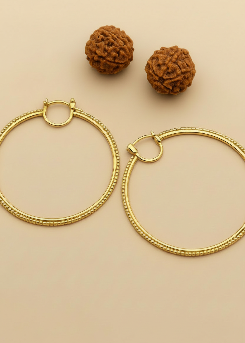 Orecchini shakti sfondo crema