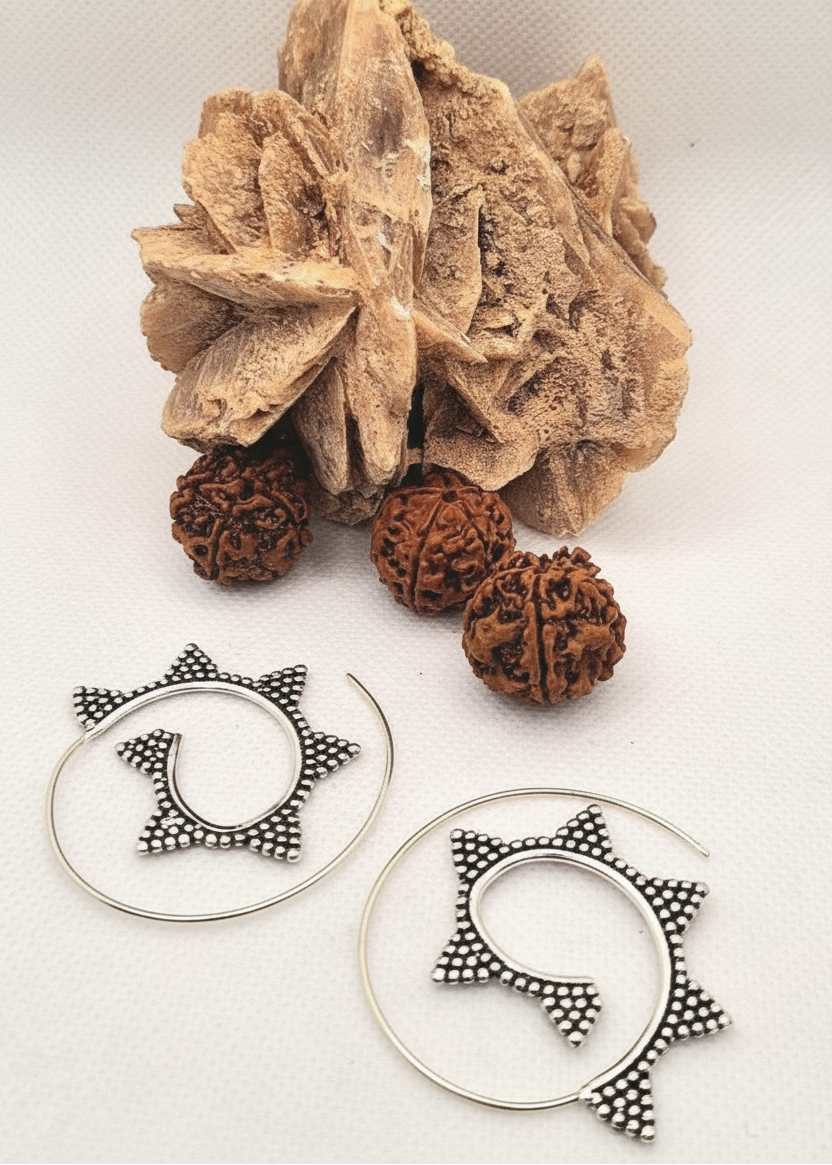 Orecchini sun spiral sfondo bianco