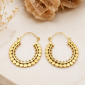Orecchini Sun Dots – Cerchi Tribali Boho in Ottone con Sfere Decorative