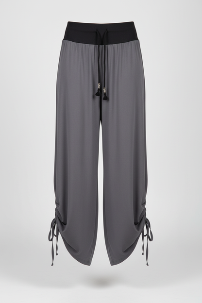Pantalone grigio con dettagli neri