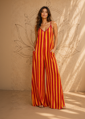 Tuta Energy Vibes Baba Design colore Rosso – jumpsuit palazzo smanicata a righe vibranti, stile boho – Gipsy Fashion Wear