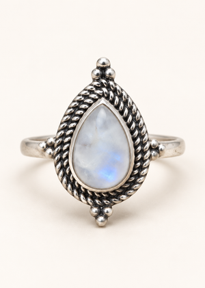Anello Selene RBESIL21 in argento, vista frontale su fondo chiaro