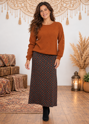Gonna lunga curvy geometrica City Canvas - Happy Baba — indossata da Gea, set outlet inverno con parete chiara e macramè