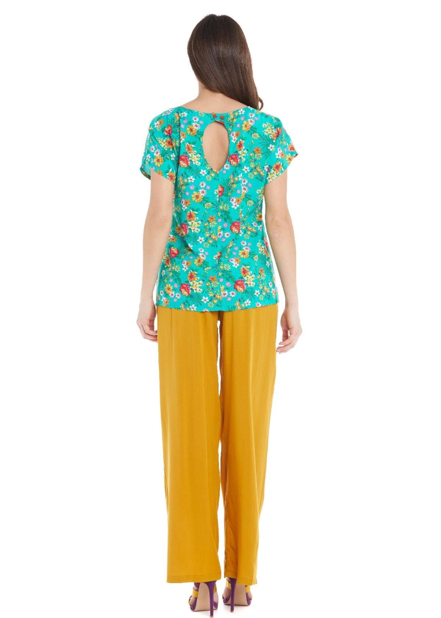 Maglia Spring Flowers Baba Design S23T12 – vista posteriore, t-shirt verde con stampa floreale boho, maniche corte
